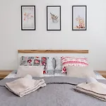 Z Parkingiem Apartment